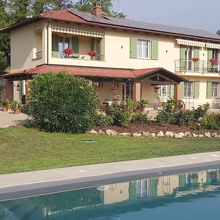 Bed and Breakfast Cascina Il Volo Монкальво Экстерьер фото