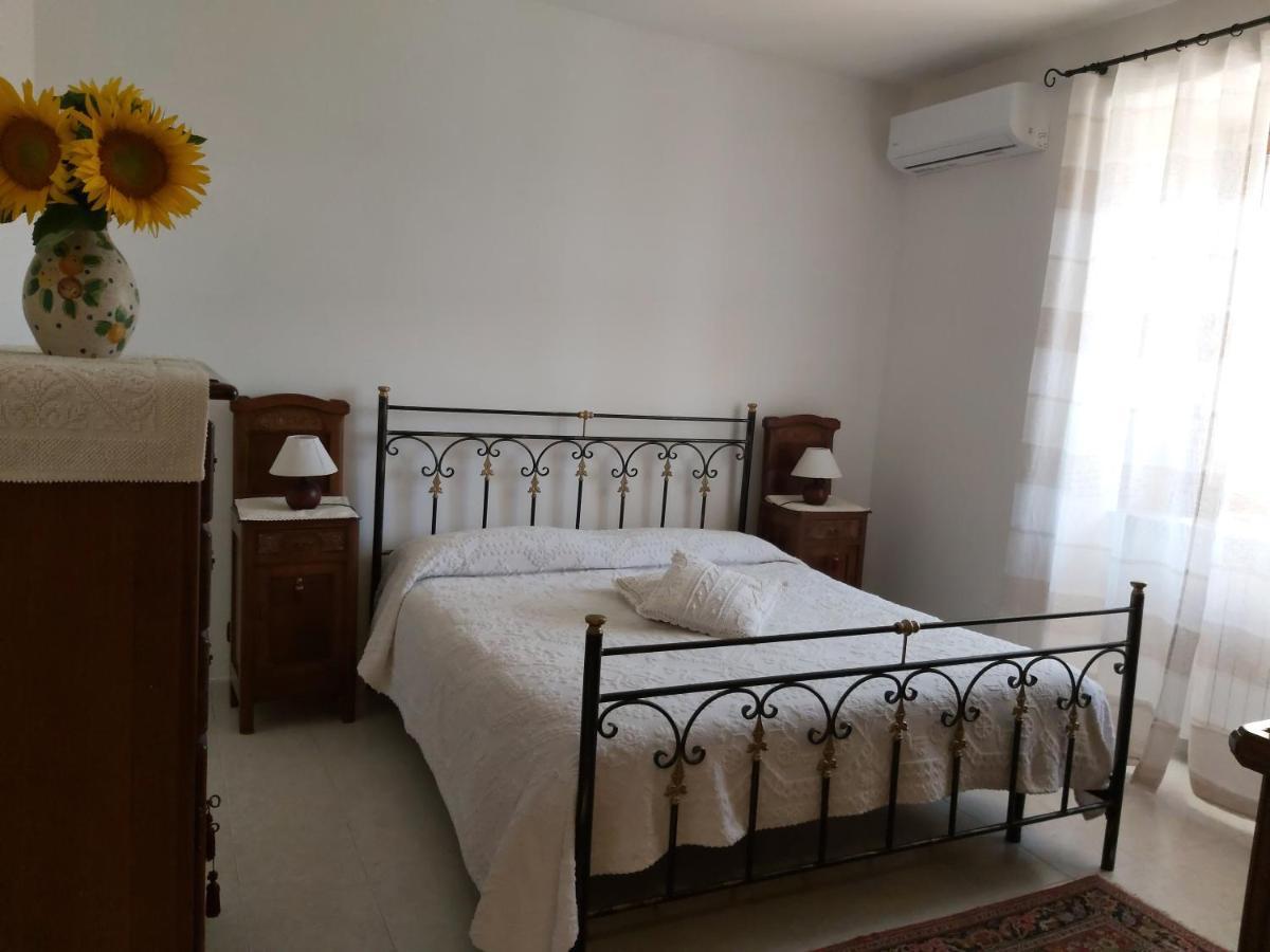 Bed and Breakfast Cascina Il Volo Монкальво Экстерьер фото