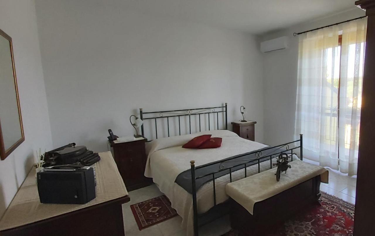 Bed and Breakfast Cascina Il Volo Монкальво Экстерьер фото