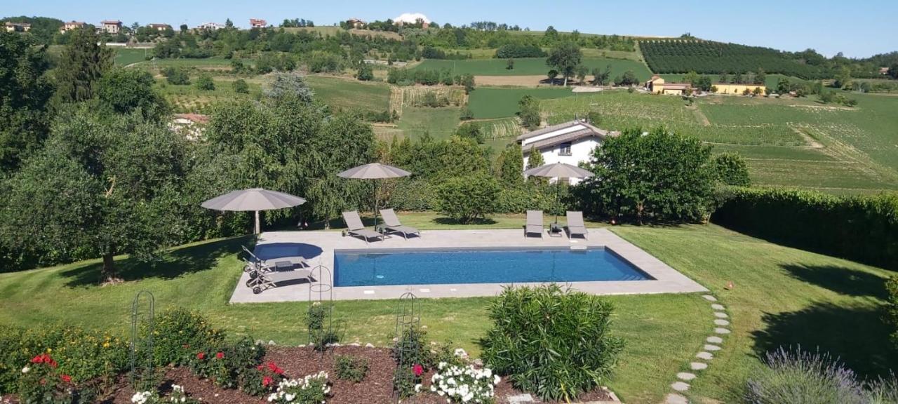 Bed and Breakfast Cascina Il Volo Монкальво Экстерьер фото