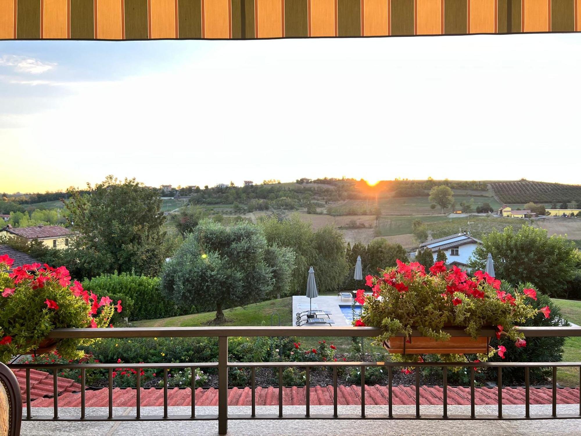 Bed and Breakfast Cascina Il Volo Монкальво Экстерьер фото