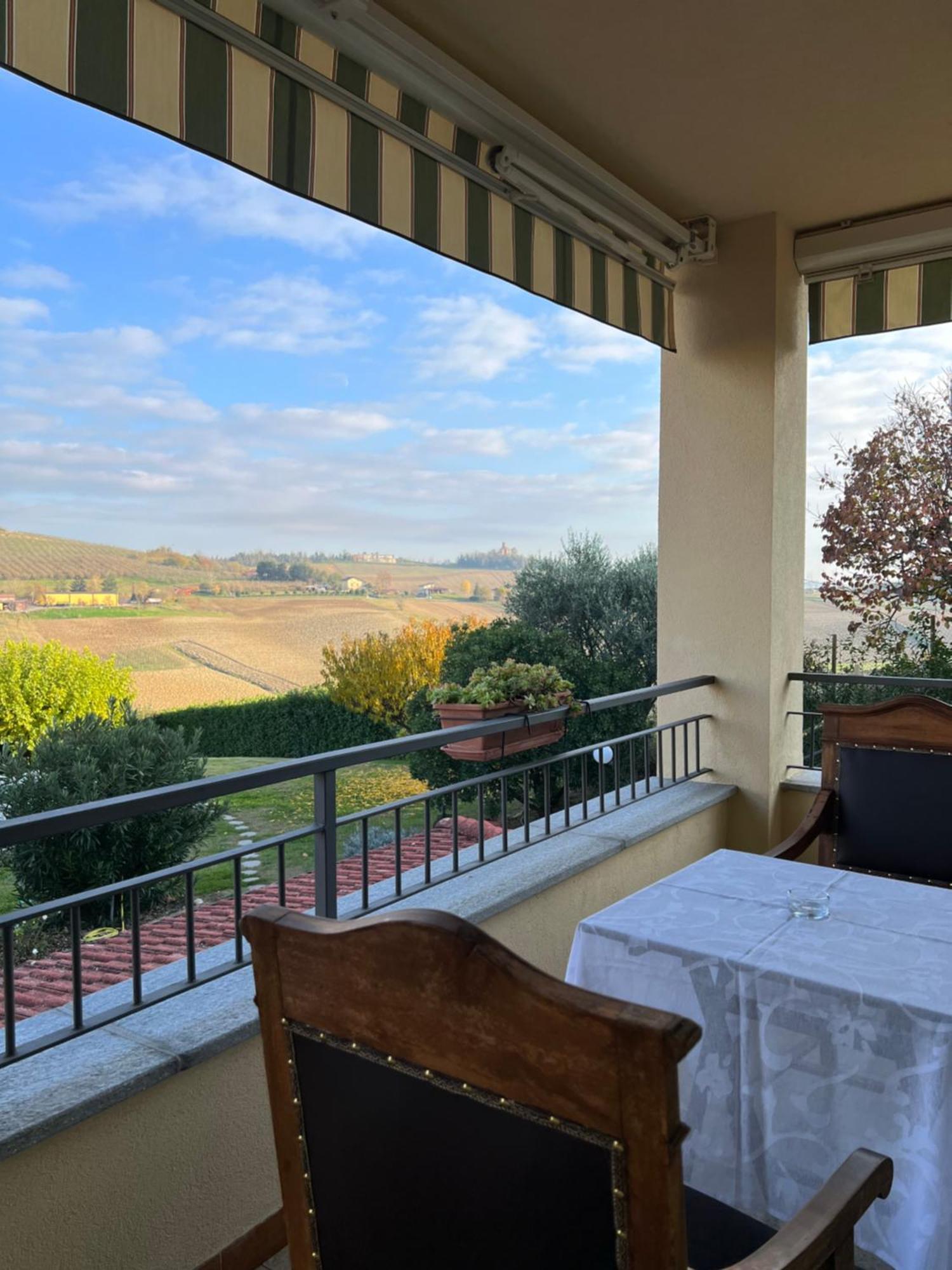 Bed and Breakfast Cascina Il Volo Монкальво Экстерьер фото